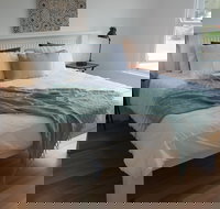 Barbie May's - Accommodation QLD