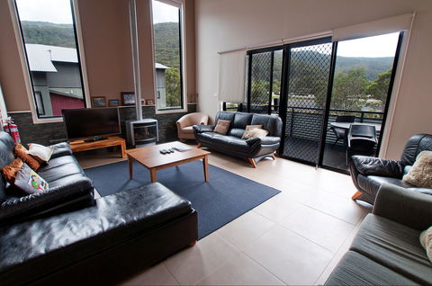 Blues Air 4 - Accommodation QLD 0