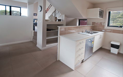 Blues Air 4 - Accommodation QLD 2