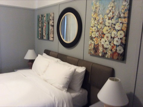 Bourke Apartments - Accommodation QLD 0