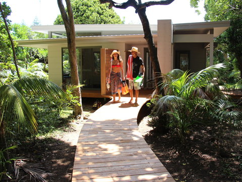 Bowker Beach House - Accommodation QLD 0