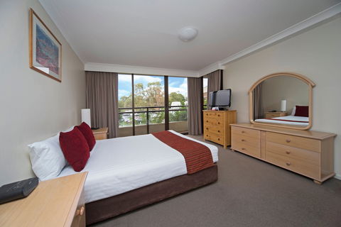 BreakFree Capital Tower - Accommodation QLD 1