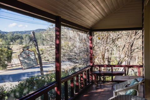 Capers Cottage - Accommodation QLD 2