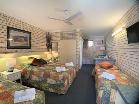 Cara Motel - Accommodation QLD 1