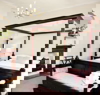 Cawarra on the Park - Accommodation QLD