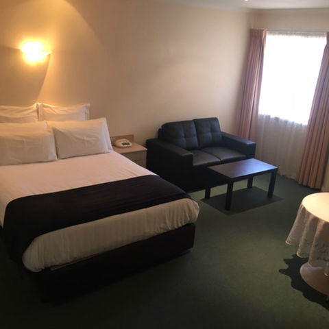 Charles Rasp Motor Inn - Accommodation QLD 0