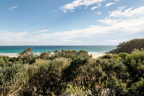 Claytons On Cylinder Beach Front Apartments - Accommodation QLD 1