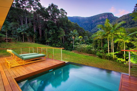 Crystal Creek Rainforest Retreat - Accommodation QLD 1