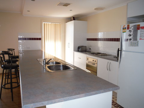 Deck To Sea - Accommodation QLD 1