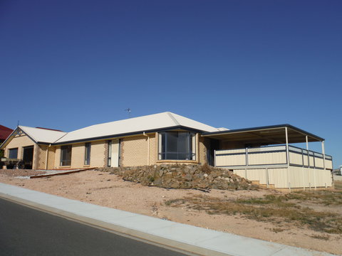 Deck To Sea - Accommodation QLD 2