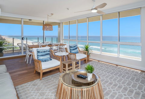 Dorchester On The Beach - Accommodation QLD 2
