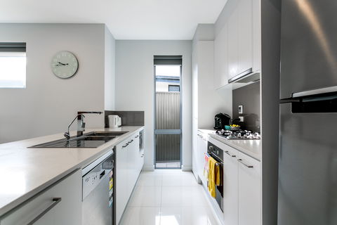 Ella House I - Accommodation QLD 1