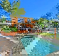 Flynns Beach Retreat - Accommodation QLD