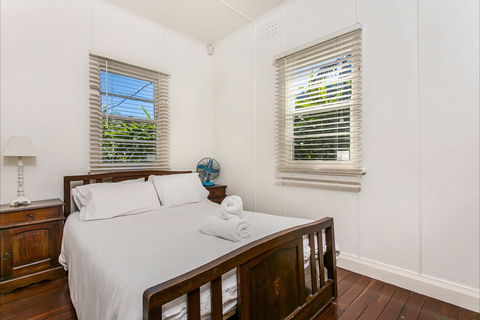 Frankie's Beach House - Accommodation QLD 2