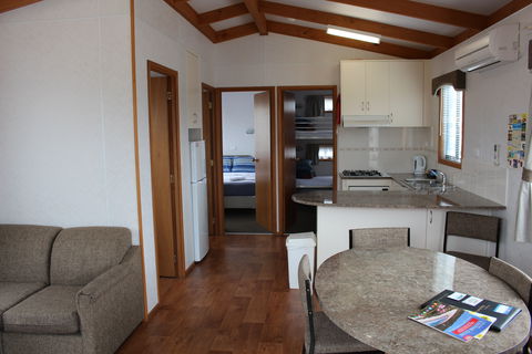 Golden Terrace Holiday Park - Accommodation QLD 2