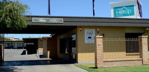 Hilltop Motel - Accommodation QLD 0