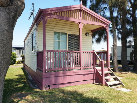 Jettys By The Lake - Accommodation QLD 0