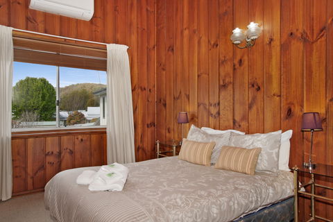 Le Chateau - Accommodation QLD 2