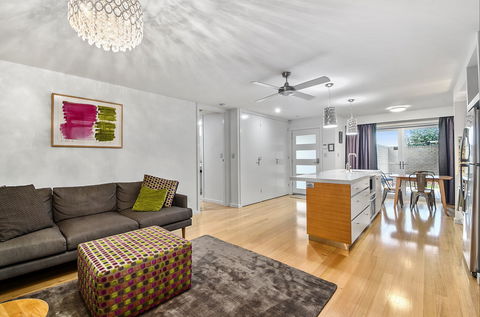 Limestone Coast Apartments - Accommodation QLD 2