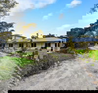 McKinnon's Holiday Home - Accommodation QLD