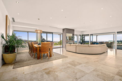 Mont Sapphire Luxury Retreat - Accommodation QLD 0