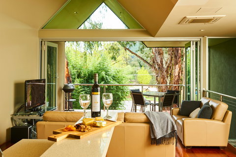 No. 6 Luxury Private Haven - Accommodation QLD 1