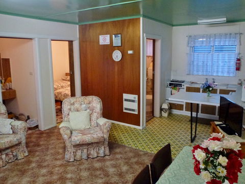 Parkers Holiday Cottages - Accommodation QLD 1