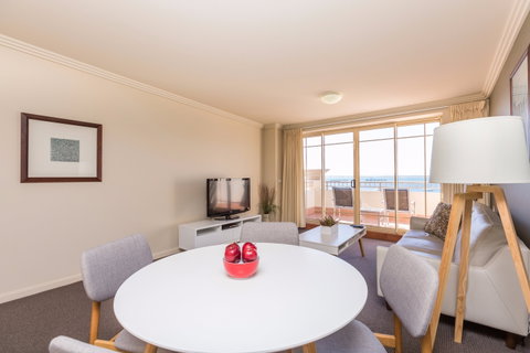 Ramada Resort By Wyndham Shoal Bay - Accommodation QLD 2
