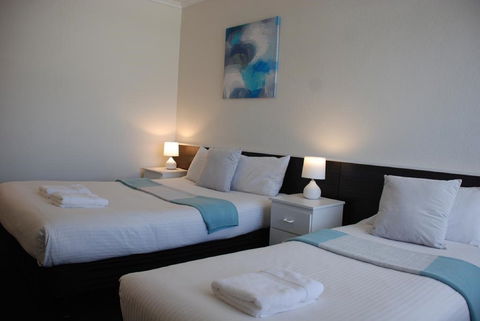 Red Carpet Motel - Accommodation QLD 0