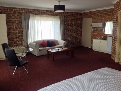 Richmond Motor Inn - Accommodation QLD 0