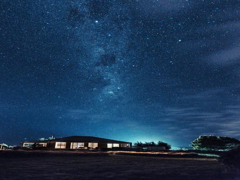 Stargazers Luxury Cottage - Accommodation QLD 1