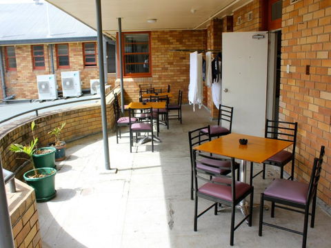 The Belmore Hotel - Accommodation QLD 2