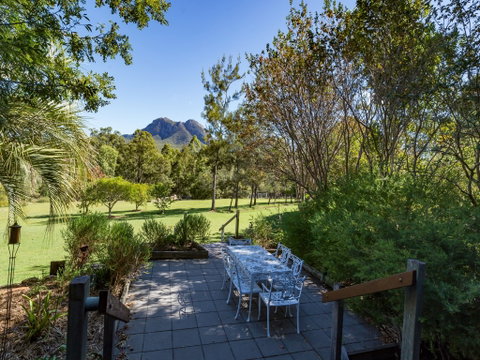 Tuckeroo Cottages And Gardens - Accommodation QLD 2