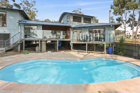 Tura Tree House - Accommodation QLD 1