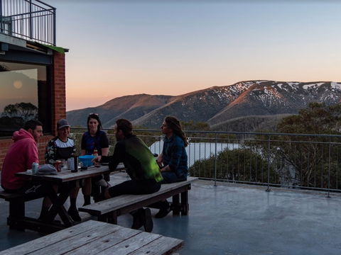 Viking Alpine Lodge - Accommodation QLD 1