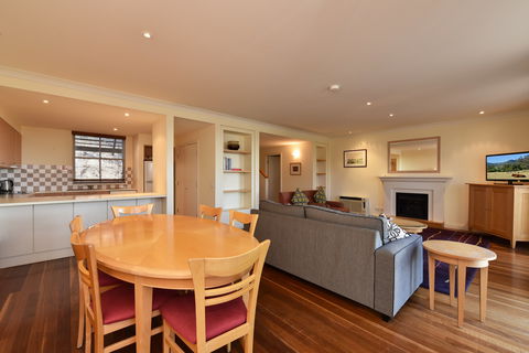 Villa Chambourcin - Accommodation QLD 2