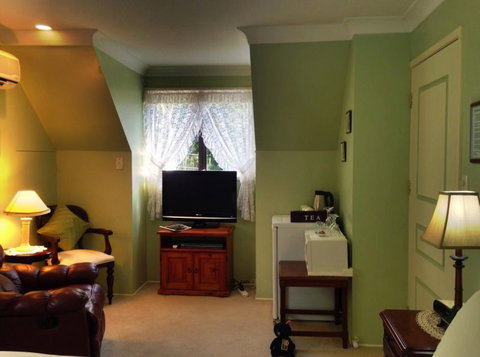 Curtis Falls Mountain Retreat - Accommodation QLD 5