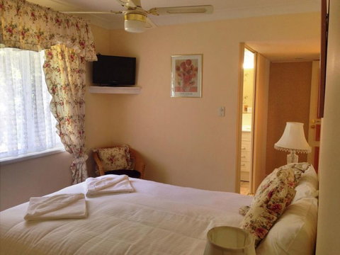 Curtis Falls Mountain Retreat - Accommodation QLD 6