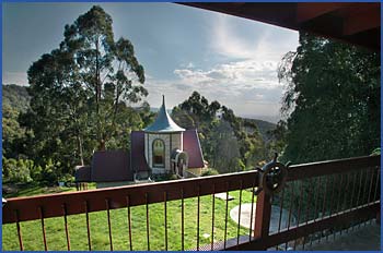 A Camelot Tower And Penthouse - Accommodation QLD 2