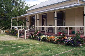 Snug As A Bug Motel - Accommodation QLD 2