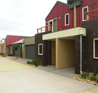 The Lakes Apartments - Accommodation QLD