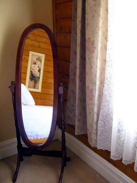 Airleigh - Rose Cottage - Accommodation QLD 3