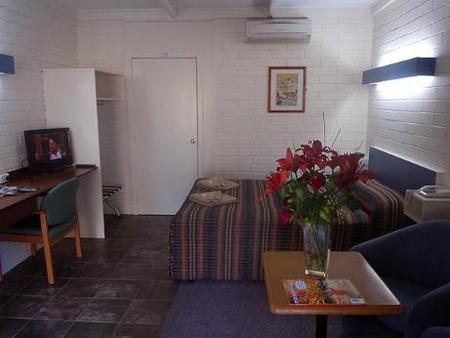 Central Highlands Motor Inn - Accommodation QLD 1