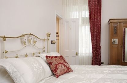 Forest Edge Country House - Accommodation QLD 5