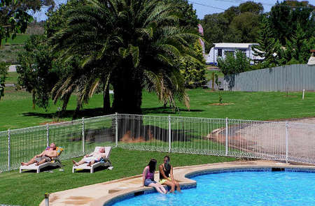 Swan Hill Holiday Park - Accommodation QLD 0