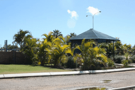 Carnarvon Central Apartments - Accommodation QLD 1