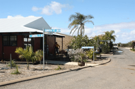 Carnarvon Central Apartments - Accommodation QLD 3
