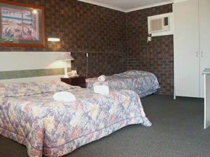 City Lights Motel - Accommodation QLD 0