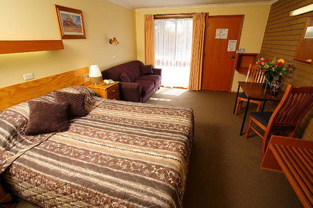 Alfred Motor Inn - Accommodation QLD 1