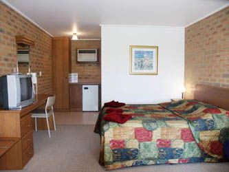 Quays Motel - Accommodation QLD 0